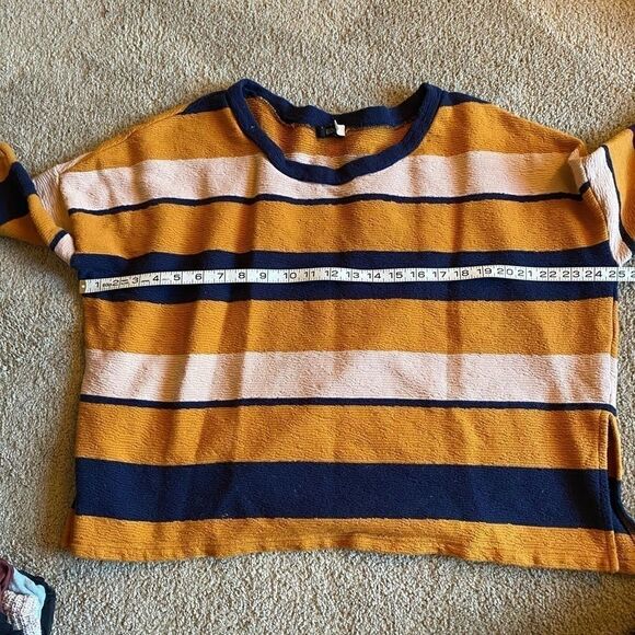 BDG Urban Outfitters, small oversized fall sweater - Picture 10 of 10